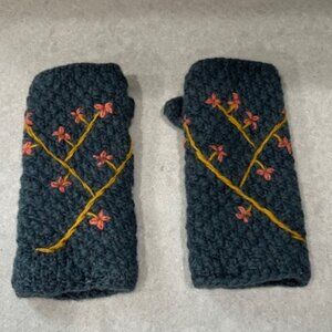 Fingerless Mittens Flower Wool Hand Knit Texting Fleece Lined Nepal Rising Tide